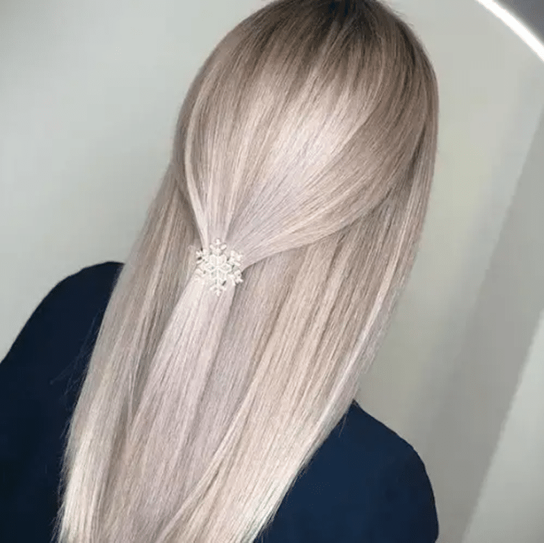 Cheveux lisses blonds polaire
