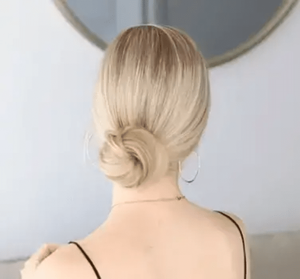 Exemple de chignon pour coiffer des cheveux fins
