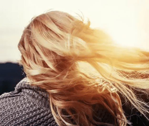 Exemple de l'effet du soleil sur les cheveux