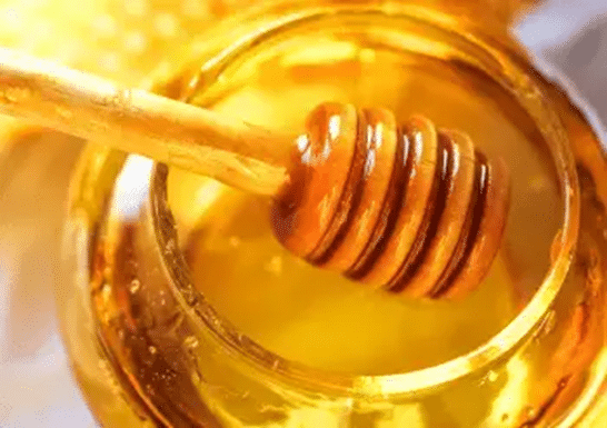 Eclaircir des cheveux bruns avec du miel