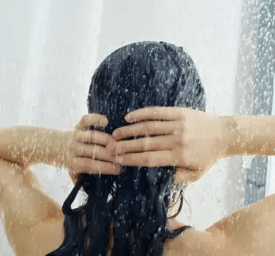 Les conséquences de se laver les cheveux à l'eau froide