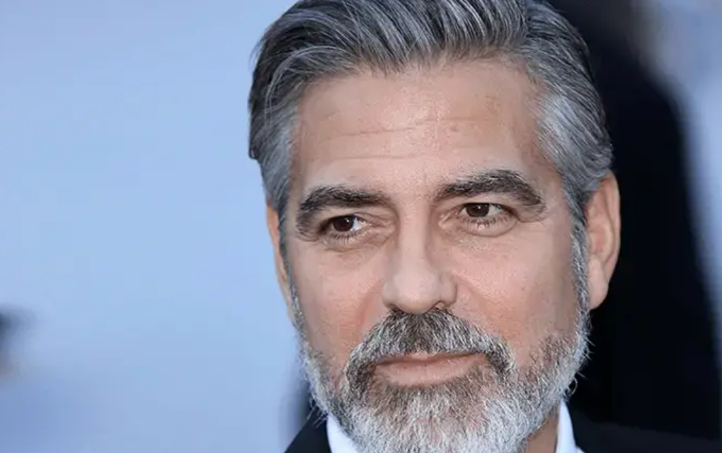 Cheveux blancs sur George Clooney